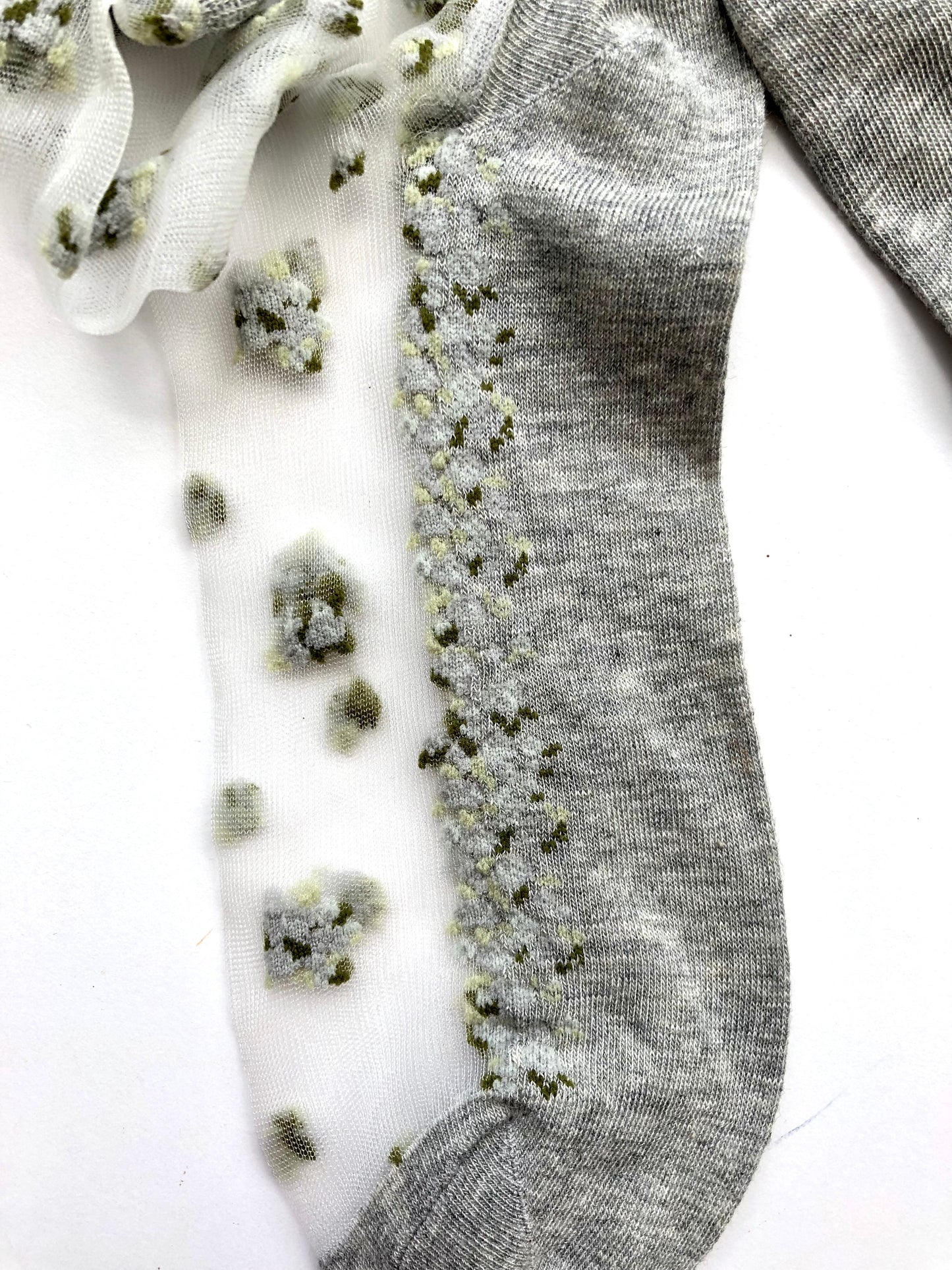 Daisy Sheer Socks - Grey